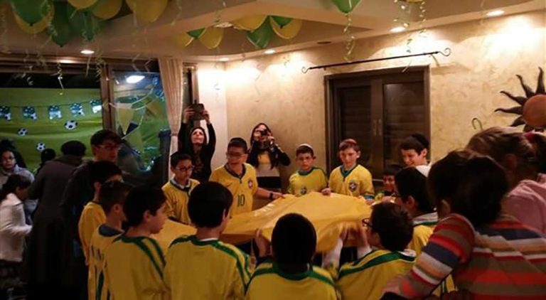 הפעלות לבנים