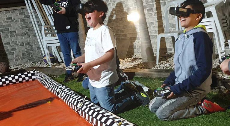 הפעלות לבנים