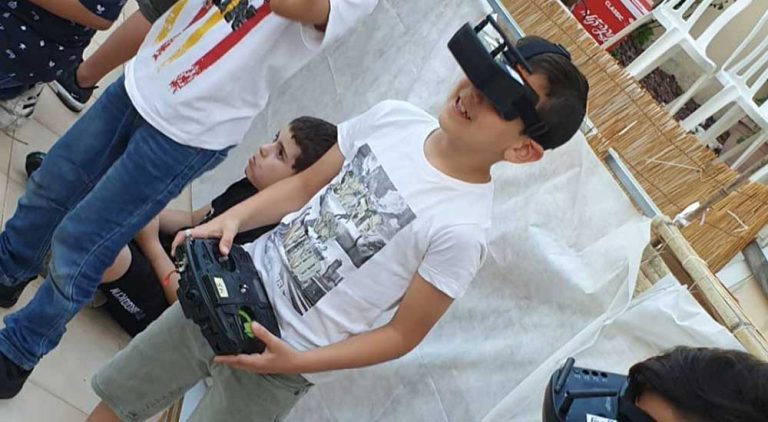 הפעלות לבנים