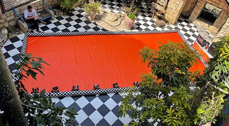 אוטו ספיד – מכוניות על שלט